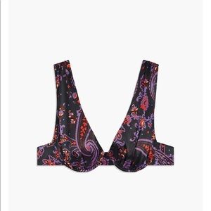 WeWoreWhat Underwire V-Neck Paisley Top